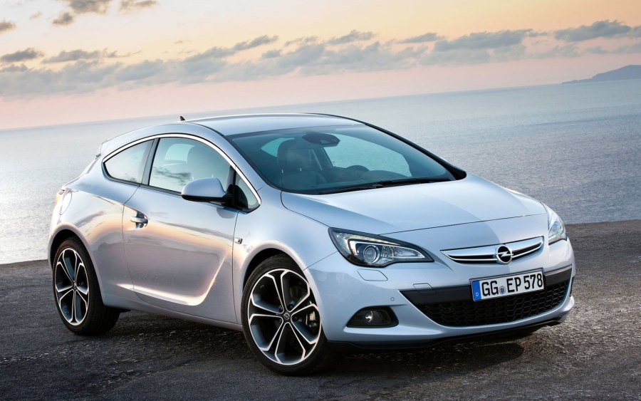 Opel Astra GTC 2011