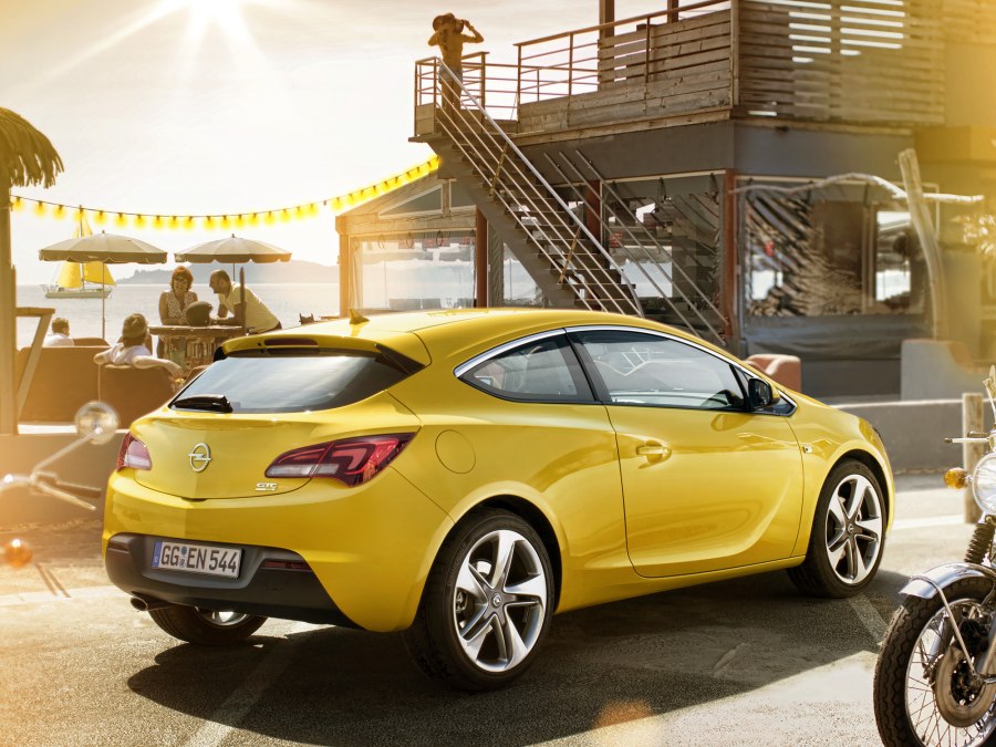 Opel Astra GTC 2012