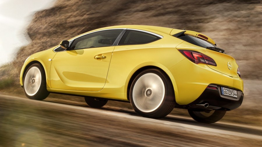 Opel Astra GTC 2012