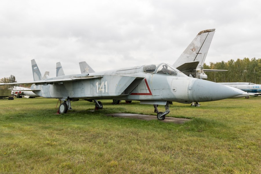 Як 141