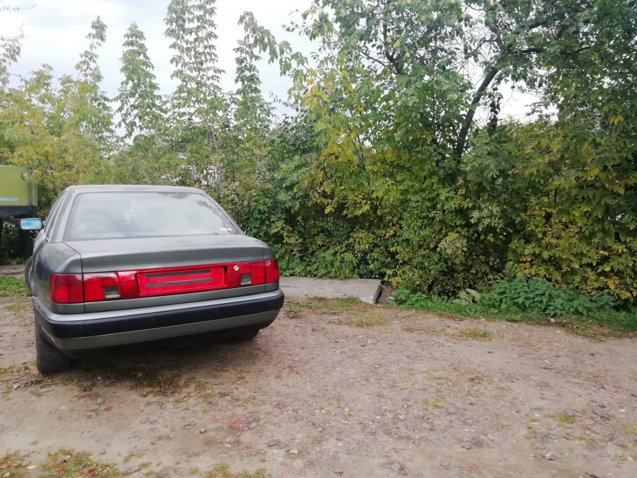 Бленда Audi 100 c4
