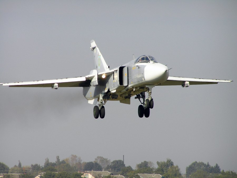 Фронтовой бомбардировщик Су-24