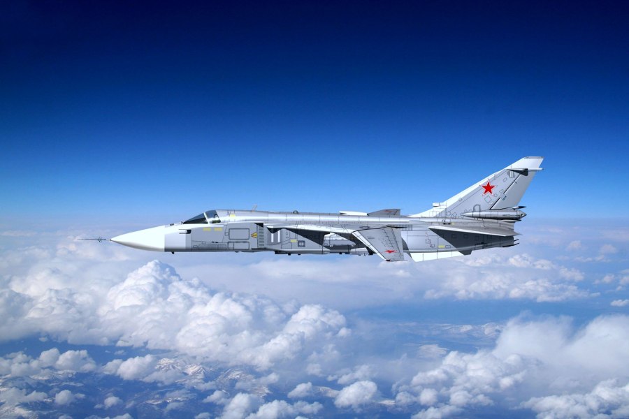 Самолет Су-24м
