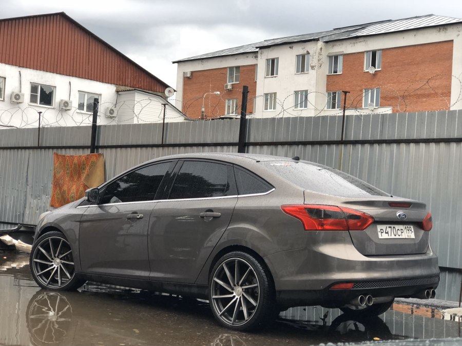 Форд фокус седан 3 r19