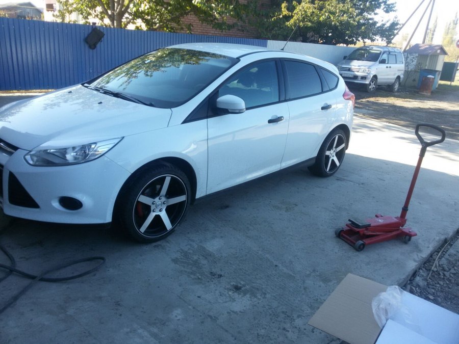 Ford Focus 3 Vossen r16
