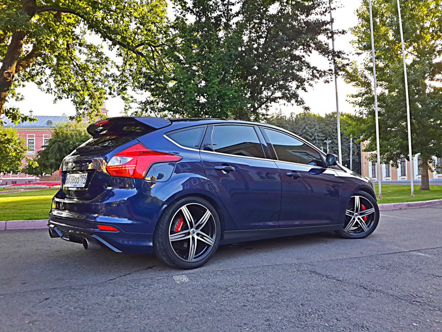 Ford Focus 3 хэтчбек r18