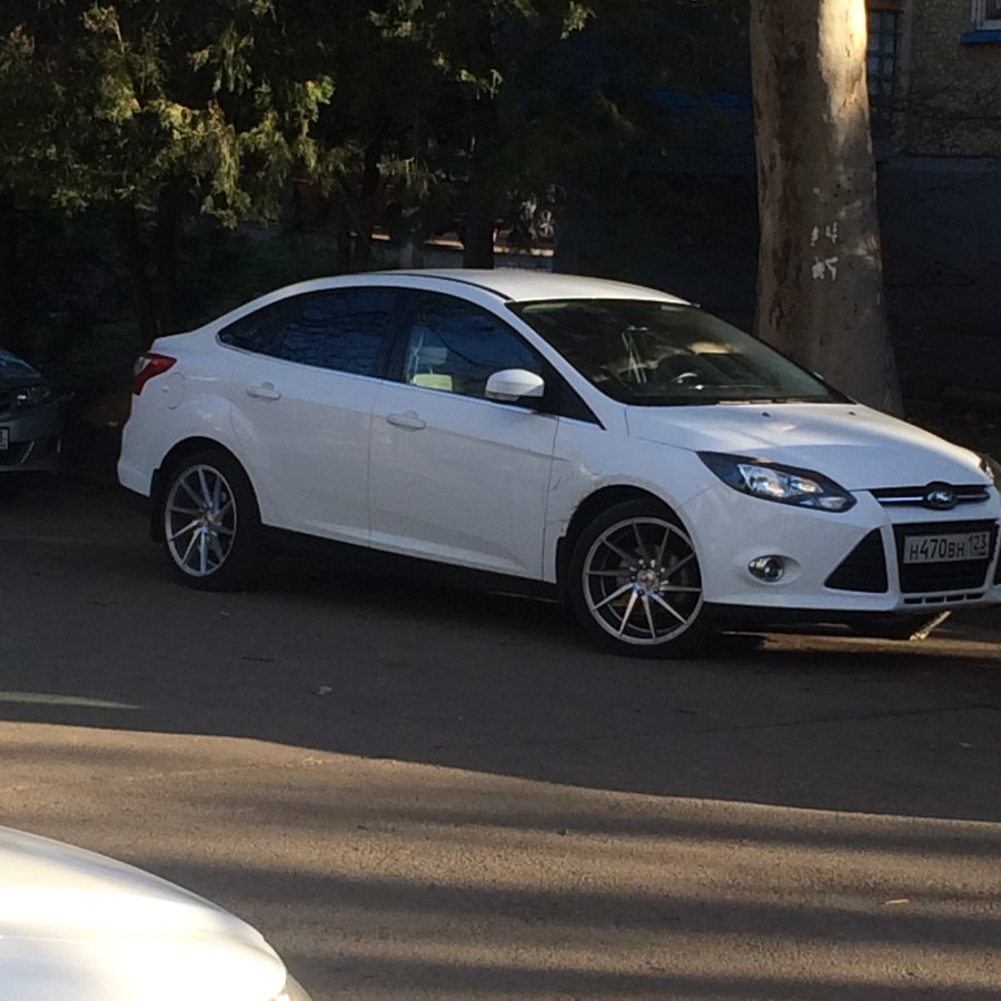 Ford Focus на Vossen r17