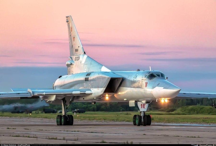 Бомбардировщик-ракетоносец ту-22м3