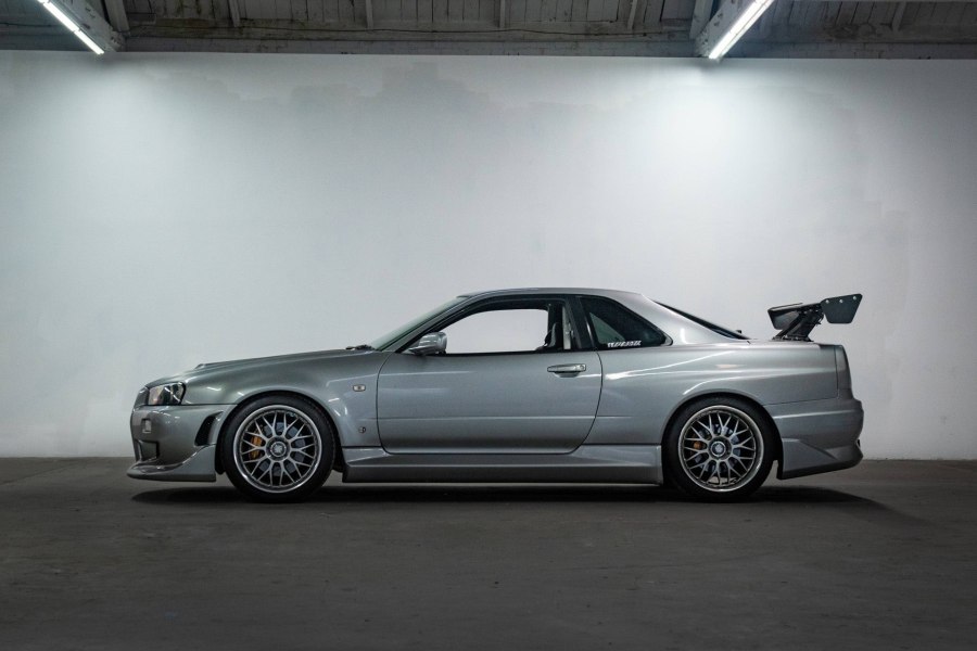 Nissan Skyline пол Уокер