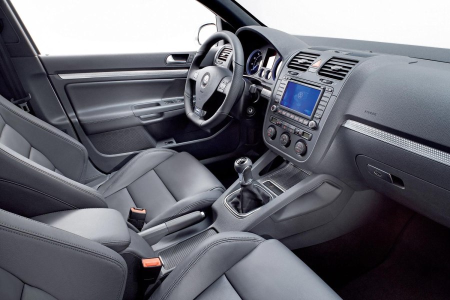Volkswagen Golf 5 салон