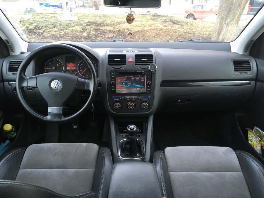 Volkswagen Golf 5 салон