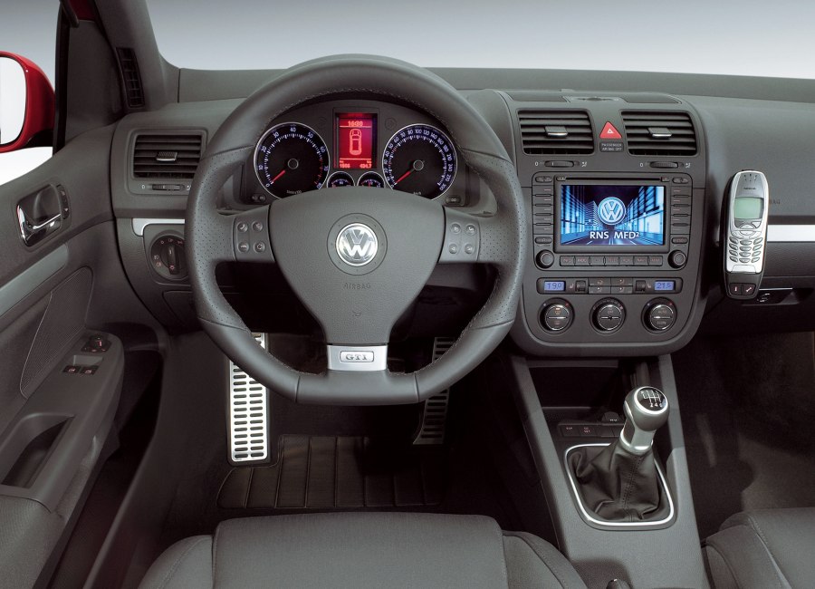 Volkswagen Golf 5 салон