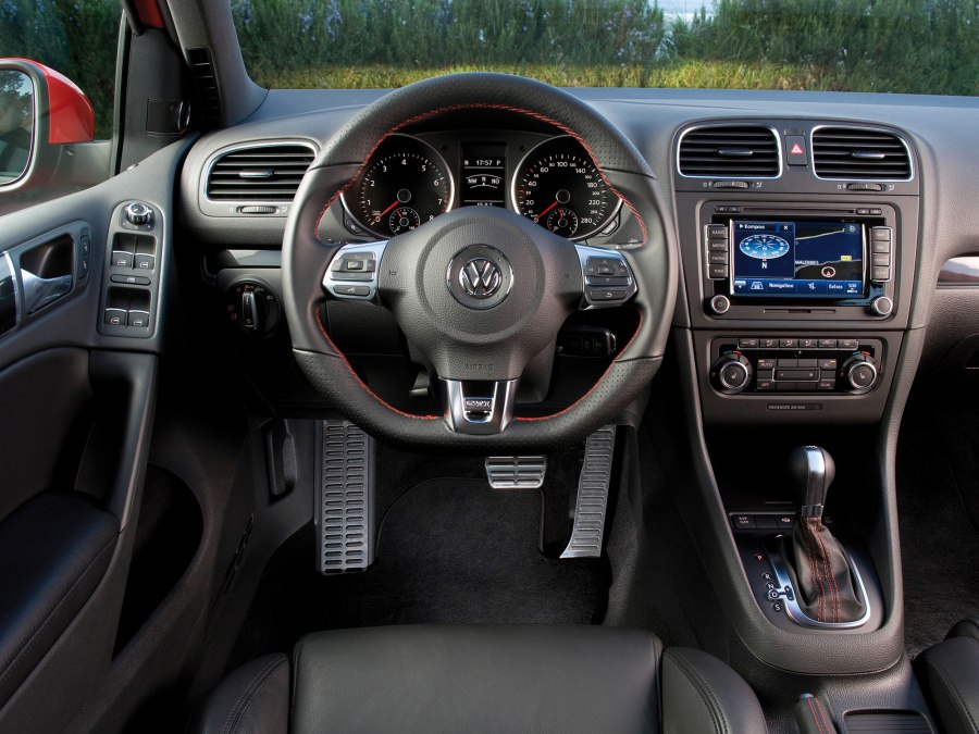 Volkswagen Golf 6 салон