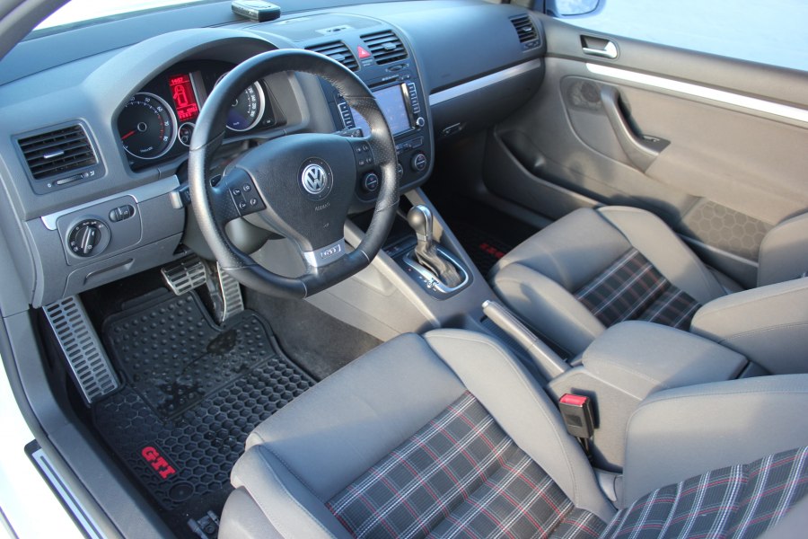 Volkswagen Golf 5 GTI салон