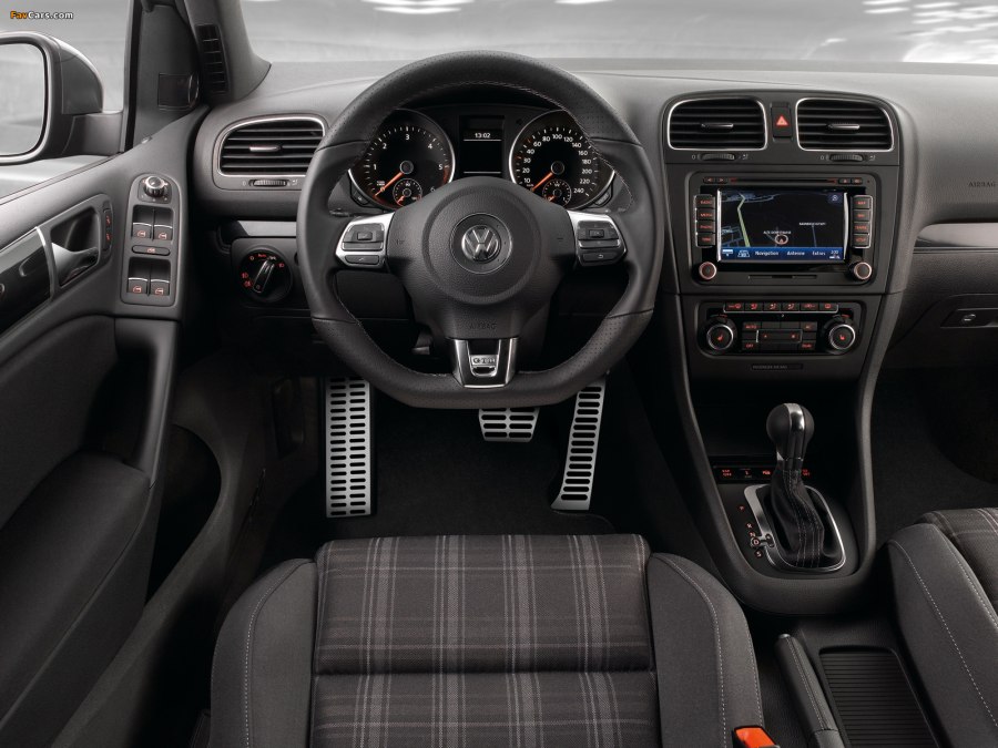 Volkswagen Golf 4 GTI салон