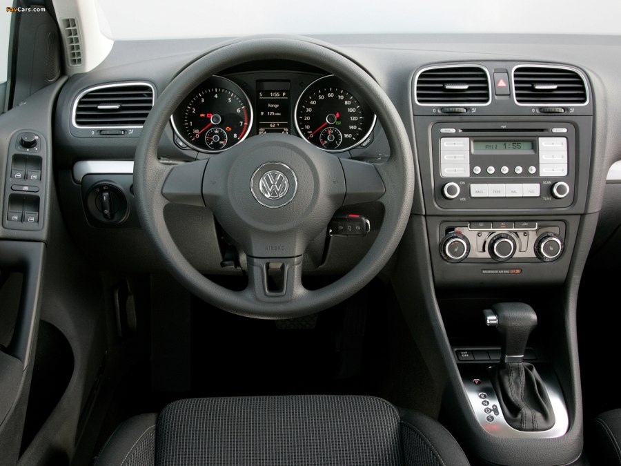 Volkswagen Golf 2010 Interior