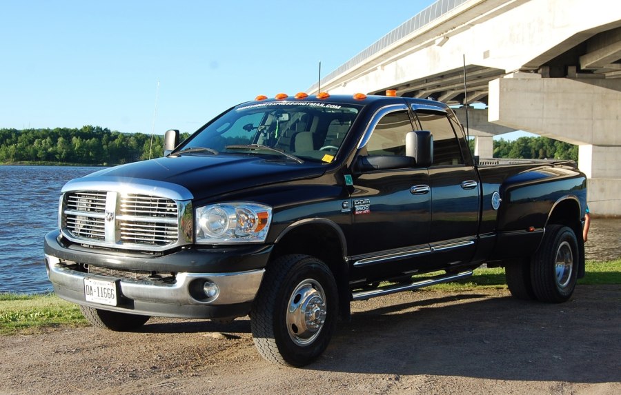 Dodge Ram 7500