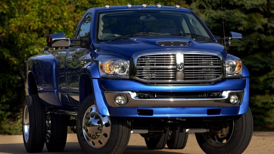 Dodge Ram 6500 Mega Cab