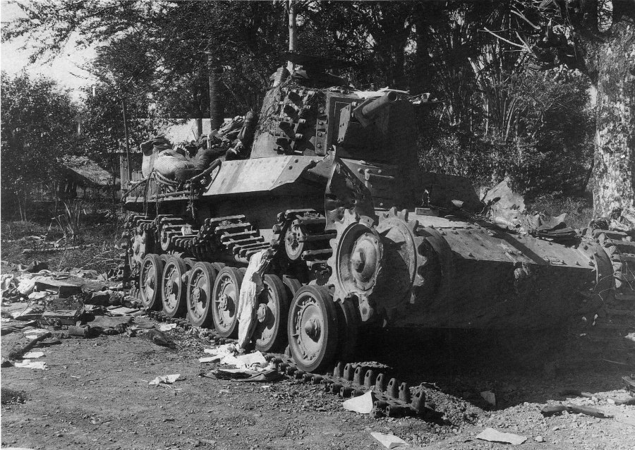 Пробитый немецкий танк 1941