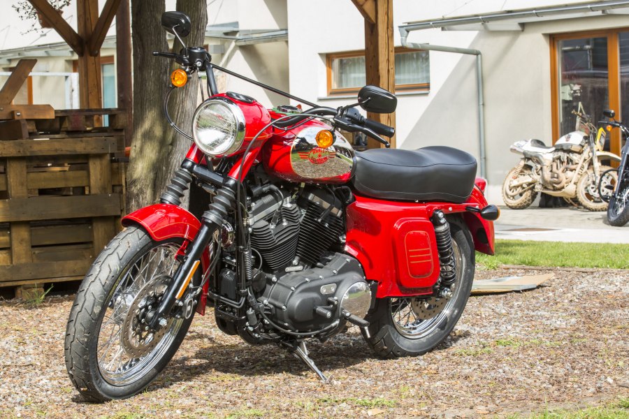 Custom Jawa Iron 883 by «Harley-Davidson Pragа»