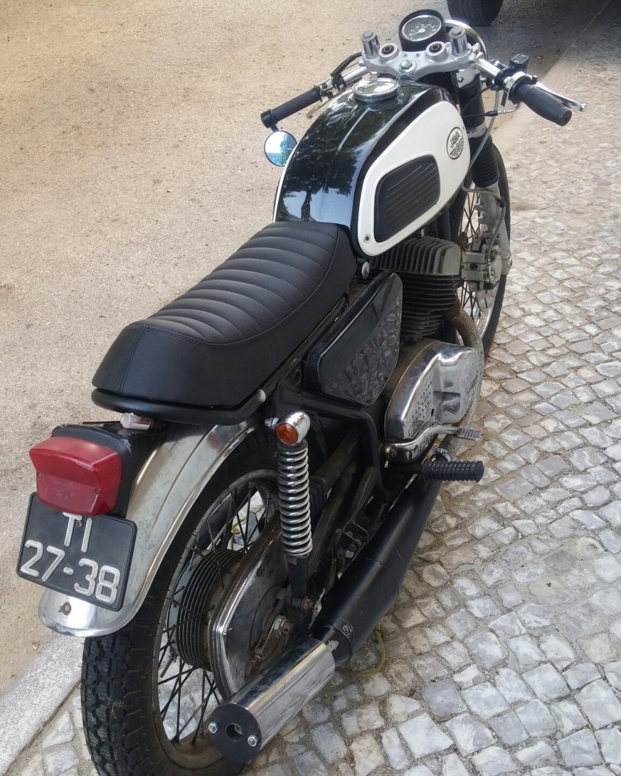 Jawa 350 Cafe Racer