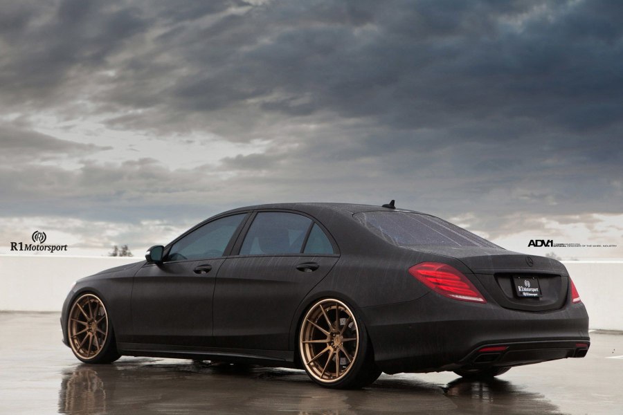 Матовый черный Мерседес s500