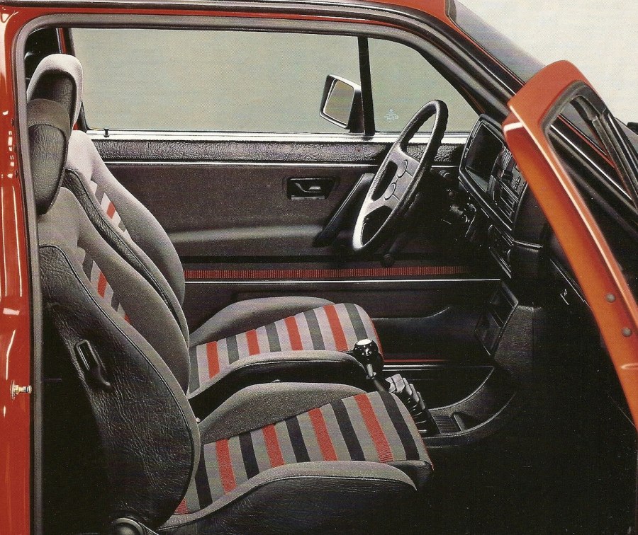 Volkswagen Golf 2 GTI салон