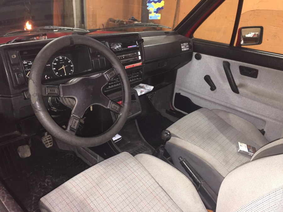 Volkswagen Golf 2 1991 салон автомат