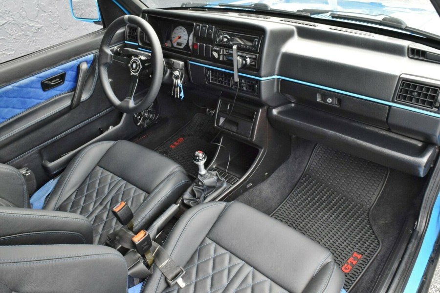 Фольксваген гольф 2 GTI салон