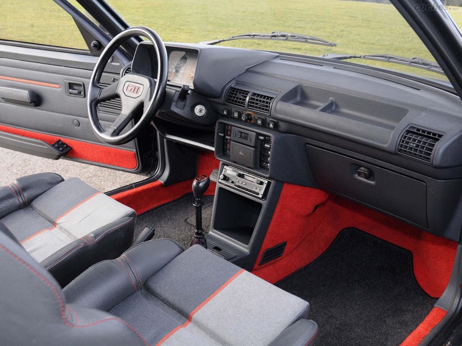 Volkswagen Golf mk1 GTI салон