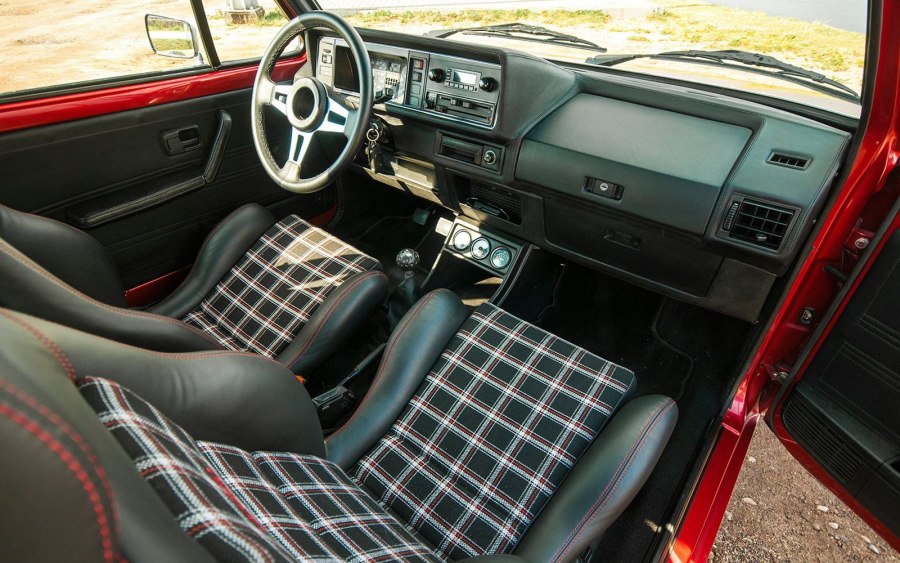 Volkswagen Golf 2 салон
