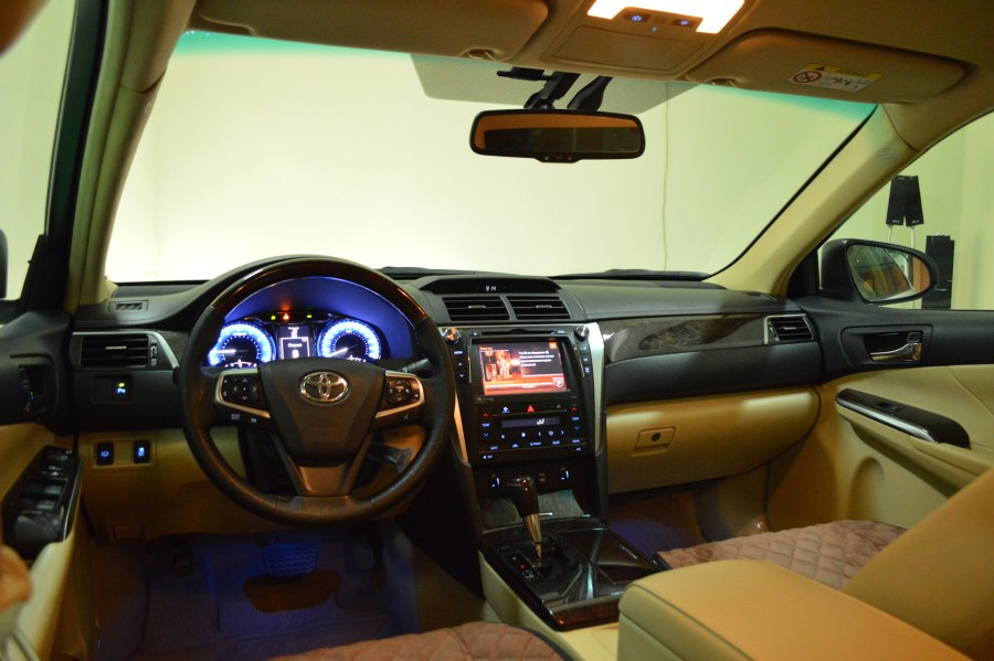 Toyota Camry 50 салон