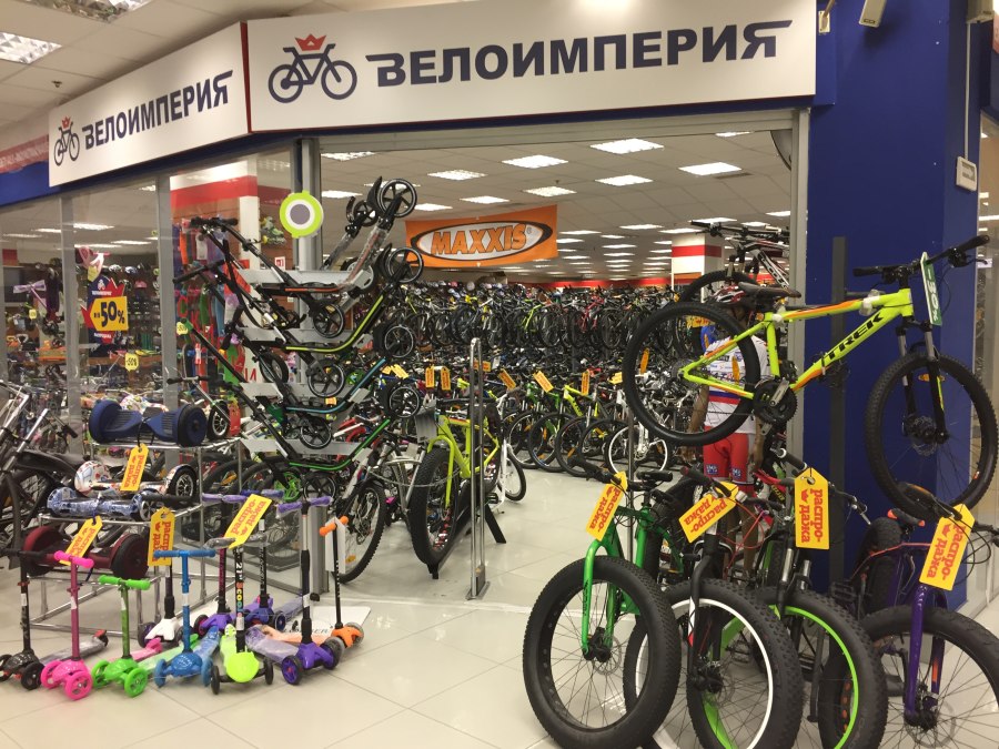 Велосипеды в магазине окей