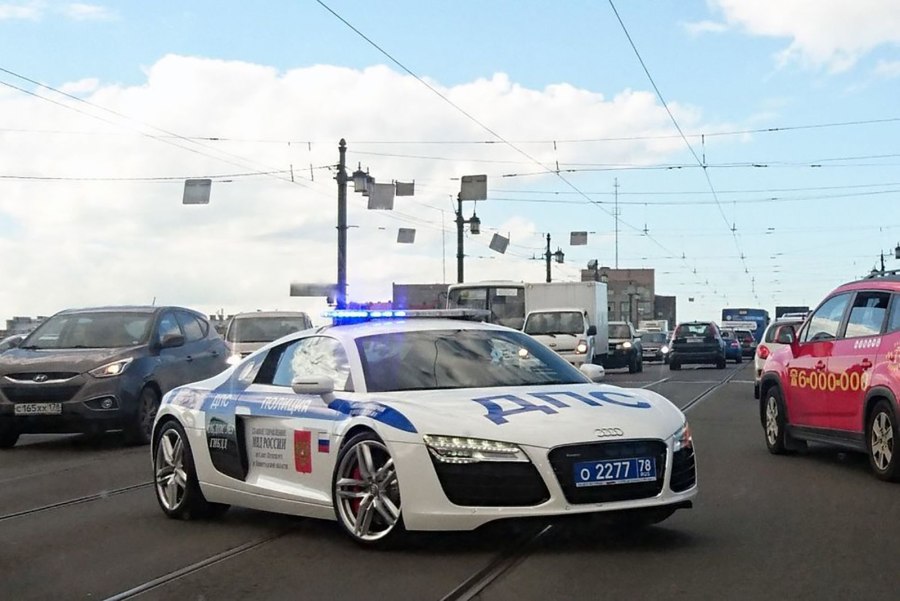 Полицейская Ауди р8