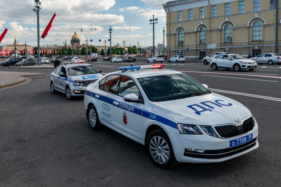 Машина гаишников