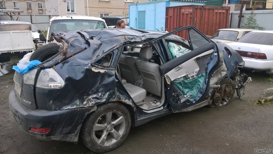Разбитый Лексус 330