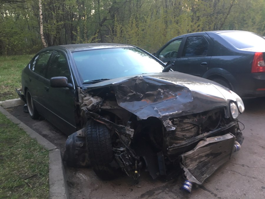 Lexus GS 300 разбил