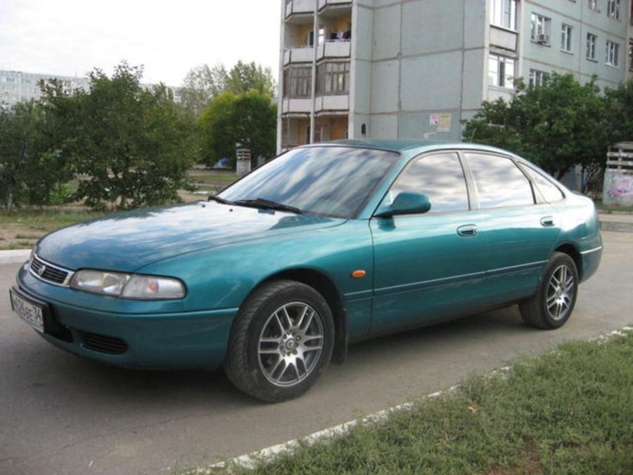 Мазда красная глянцевая
