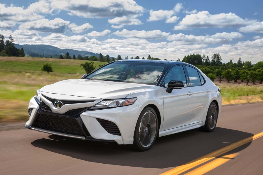 Toyota Camry 70 черная