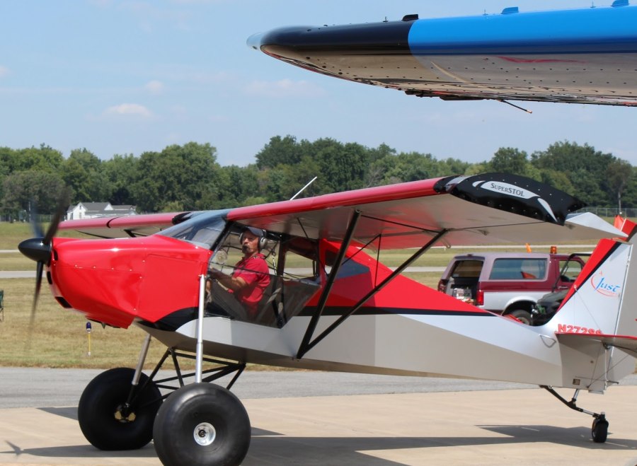 Самолет just SUPERSTOL