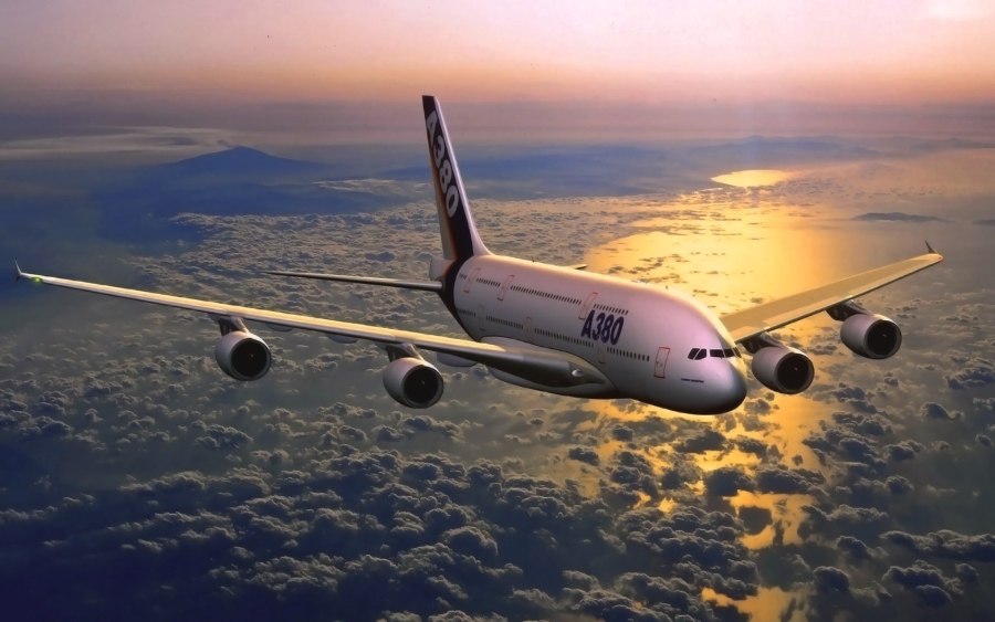 Airbus a380 SUPERJUMBO Jet