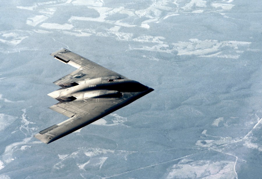 B-52 Stratofortress и b-2 Spirit,
