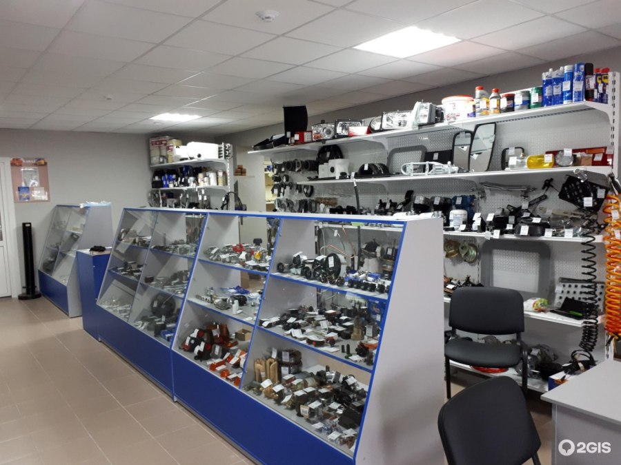 Интерьер магазина автозапчастей КАМАЗ