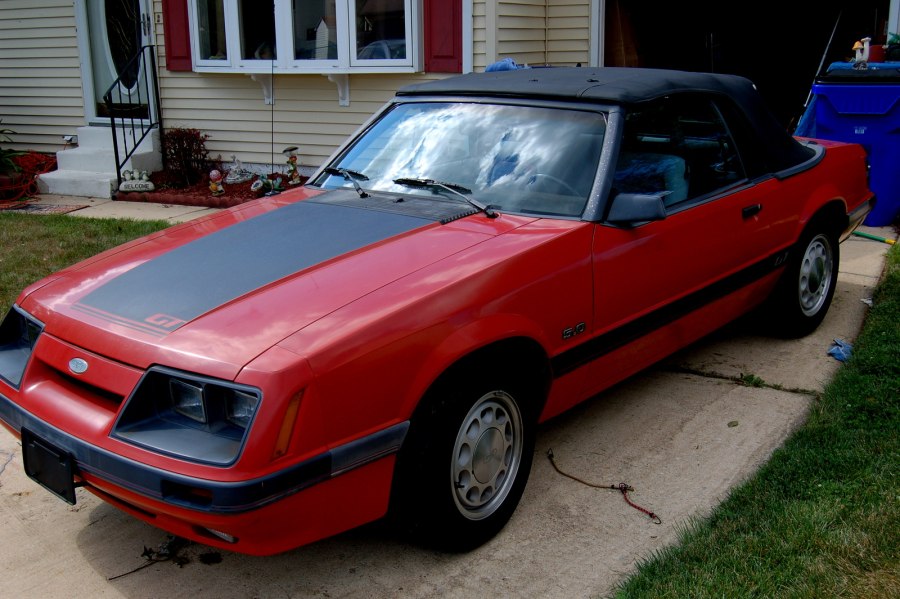 Форд Мустанг gt 1985