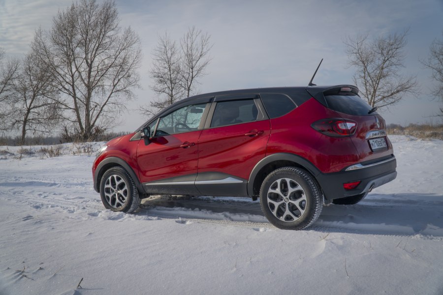 Renault Captur 2021 красный