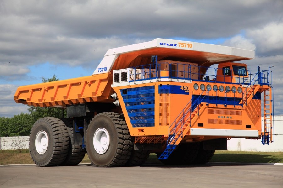 БЕЛАЗ-75710 самосвал