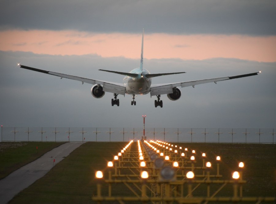 Airbus a380 посадка