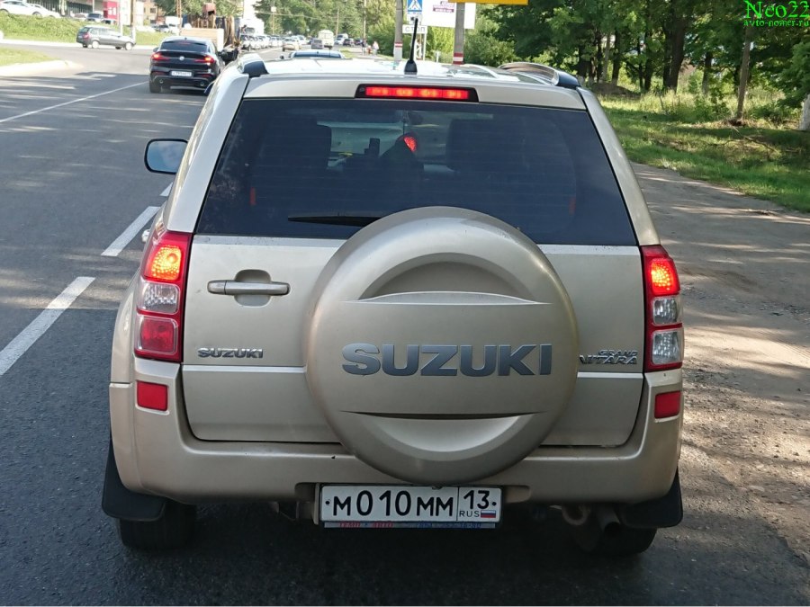 Suzuki Grand Vitara сзади