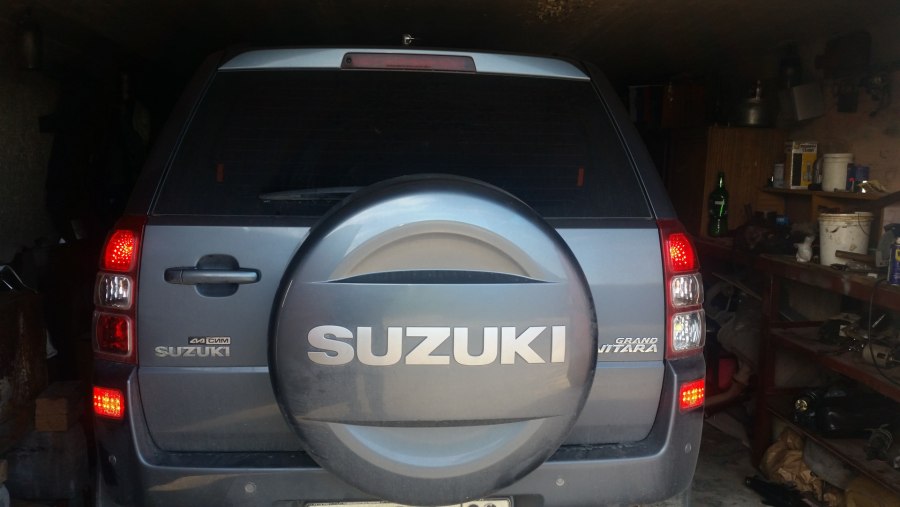 Suzuki Vitara двухцветная
