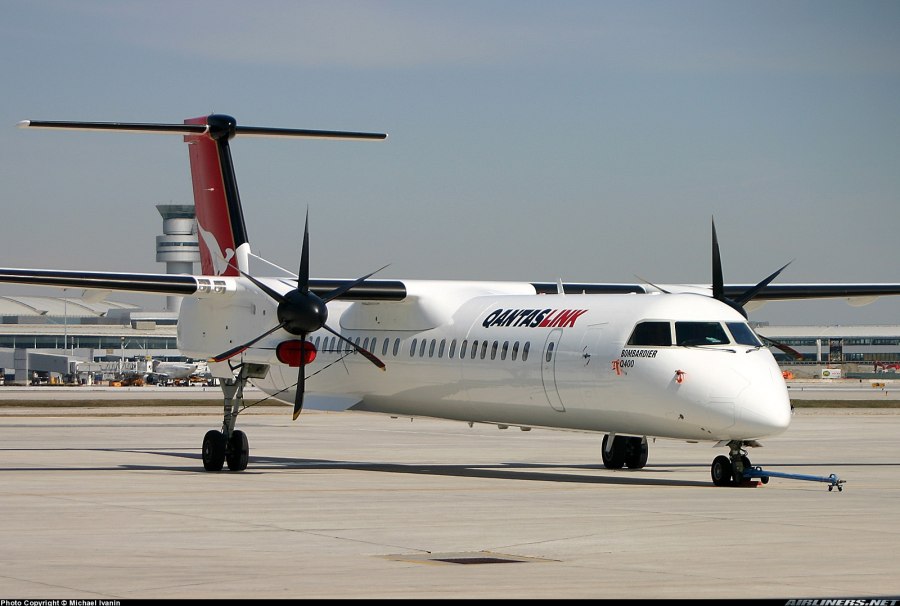 DHC-8 400 Q AIRBALTIC